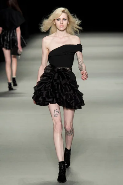 Look 24